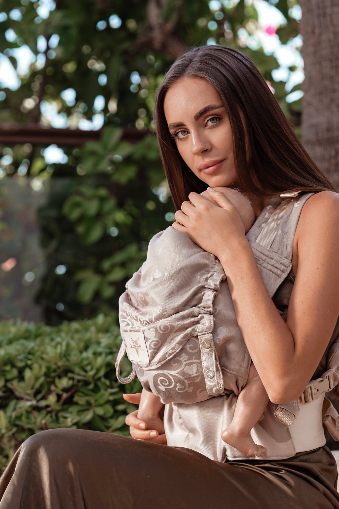 Portabebé Flip X Eleni en el país de las maravillas KOKADI