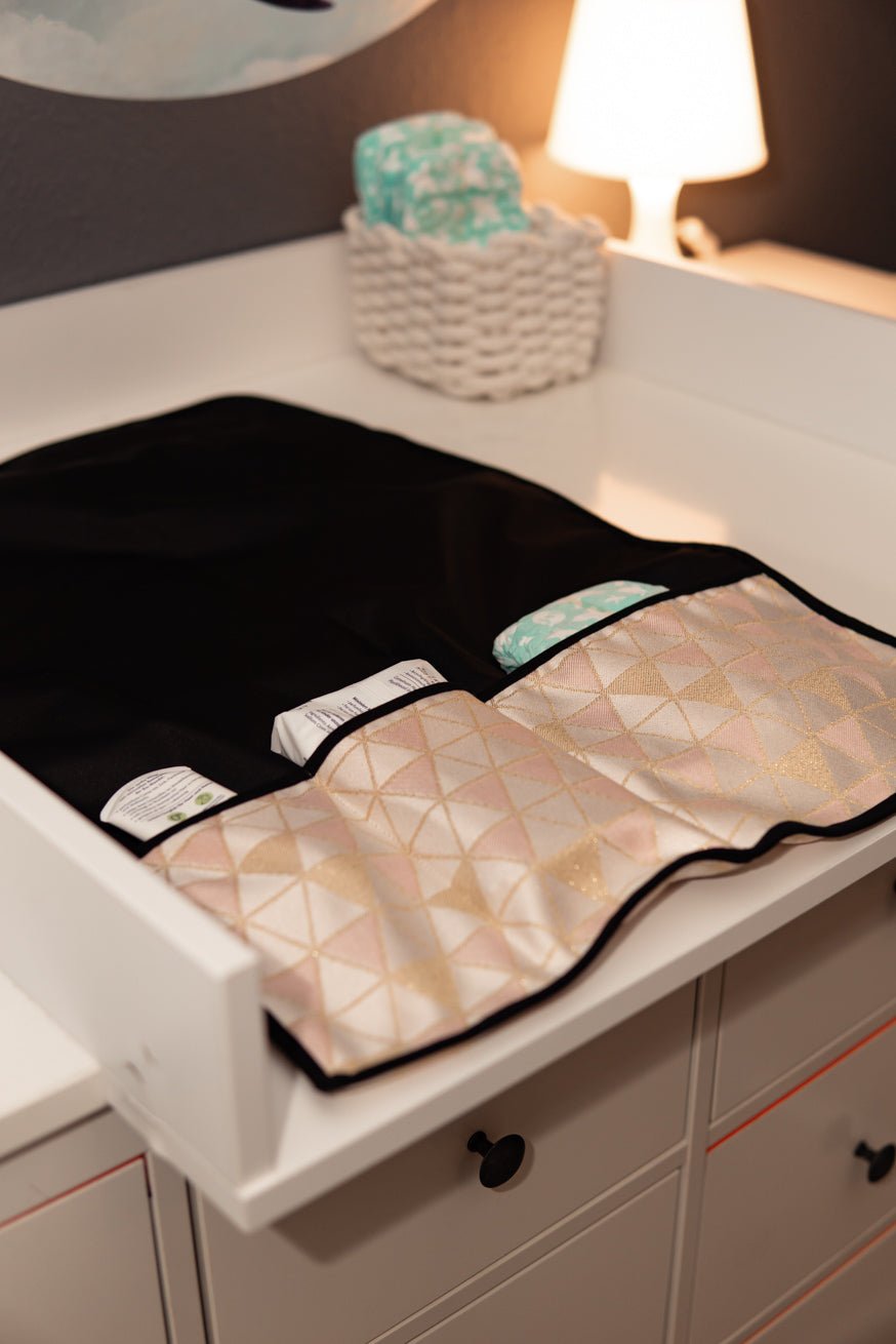 Пеленальный коврик Triangle Frame Clea - KOKADI