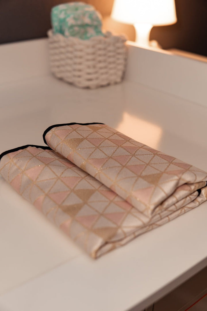 Пеленальный коврик Triangle Frame Clea - KOKADI